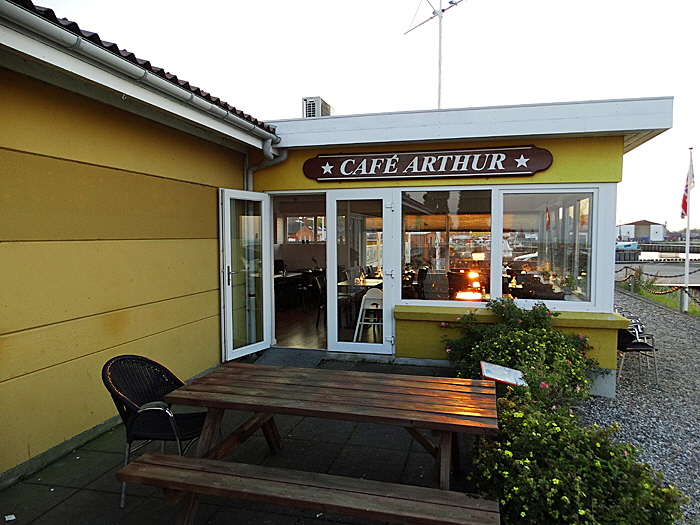 aeroe cafe arthur 01